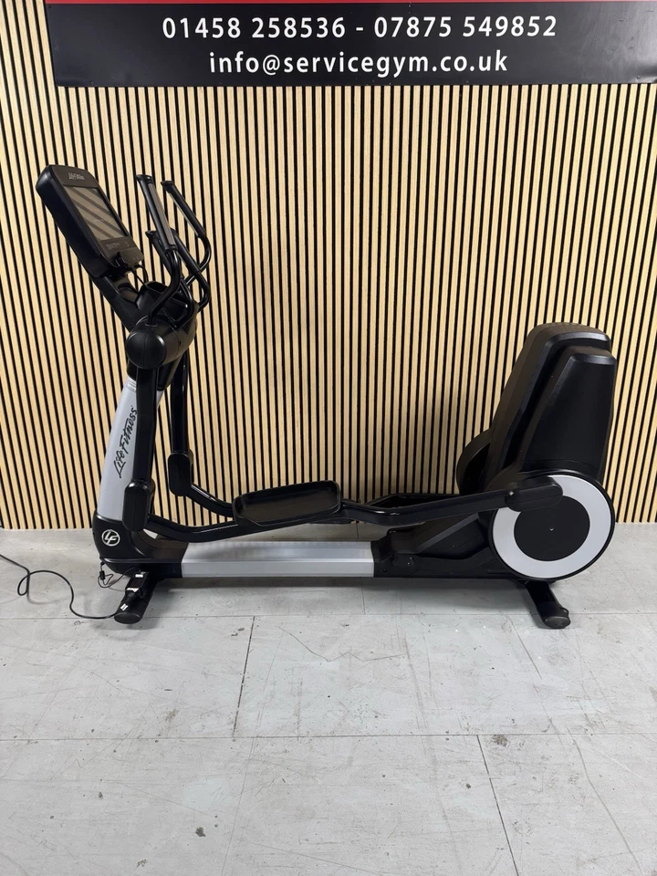 Life Fitness 95X Discover Cross Trainer With SE Console Commerical Gym Equipment - Image 3 of 4