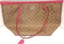 COACH New York bucket bag. Branded Coach leat...