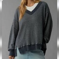 American Eagle Outfitters Women;s Size LARGE Green V-Neck Sweater Sweatshirt