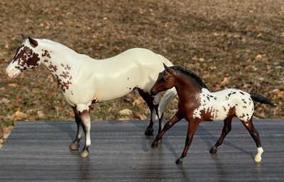 Breyer Breyerfest Surrey and Axle Special Lady Phase and Action Stock Horse Foal