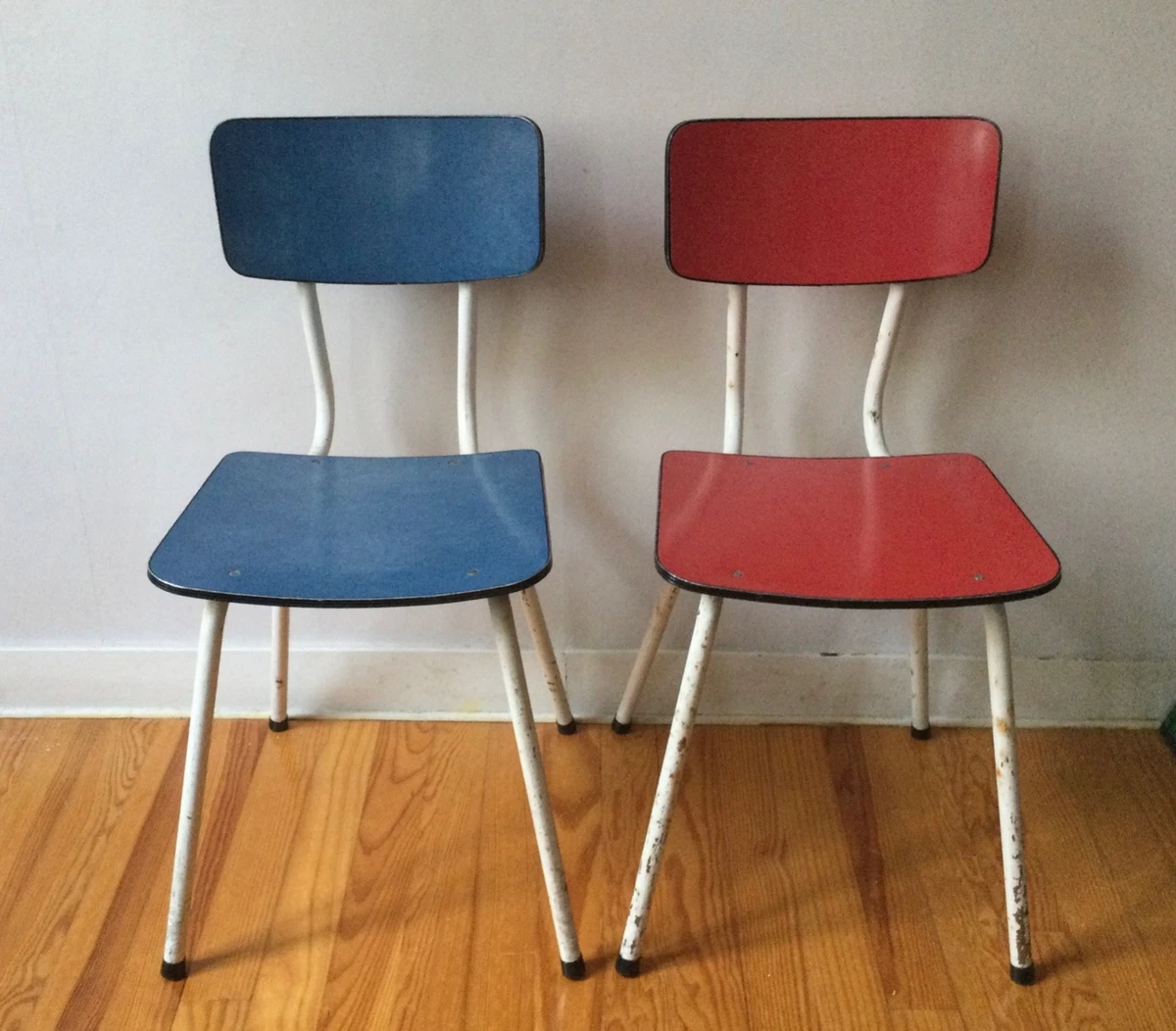 ANCIEN FAUTEUIL ENFANT Winnie l'ourson bois couleurs jaune rouge old