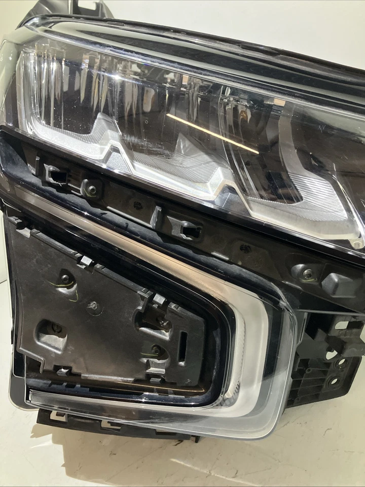 2021 - 2023 Chevrolet Tahoe Suburban Right Passenger Full LED Headlight OEM 1993 - Image 4 of 4