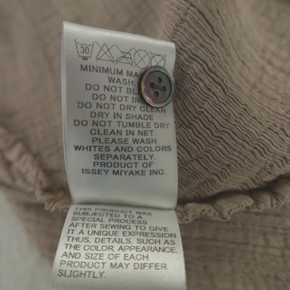 Cárdigan de crepé plisado marrón talla única con top de coliflor Issey Miyake para mujer Foto 4 de 4