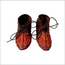Medieval shoes Leather lace-up shoes Embroidered footwear Renaissance style shoe