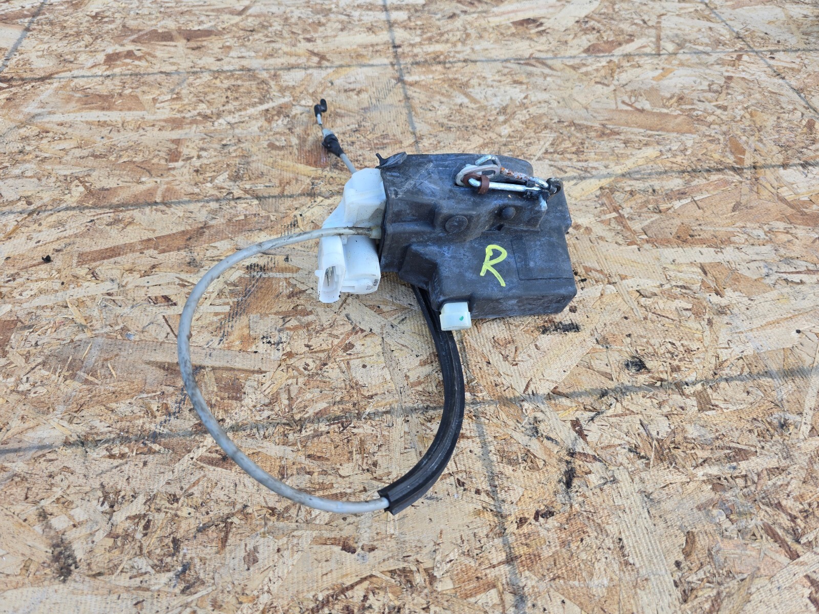 RIGHT SIDE DOOR LOCK ACTUATOR OEM 36k 08-19 MASERATI GRANTURISMO M145