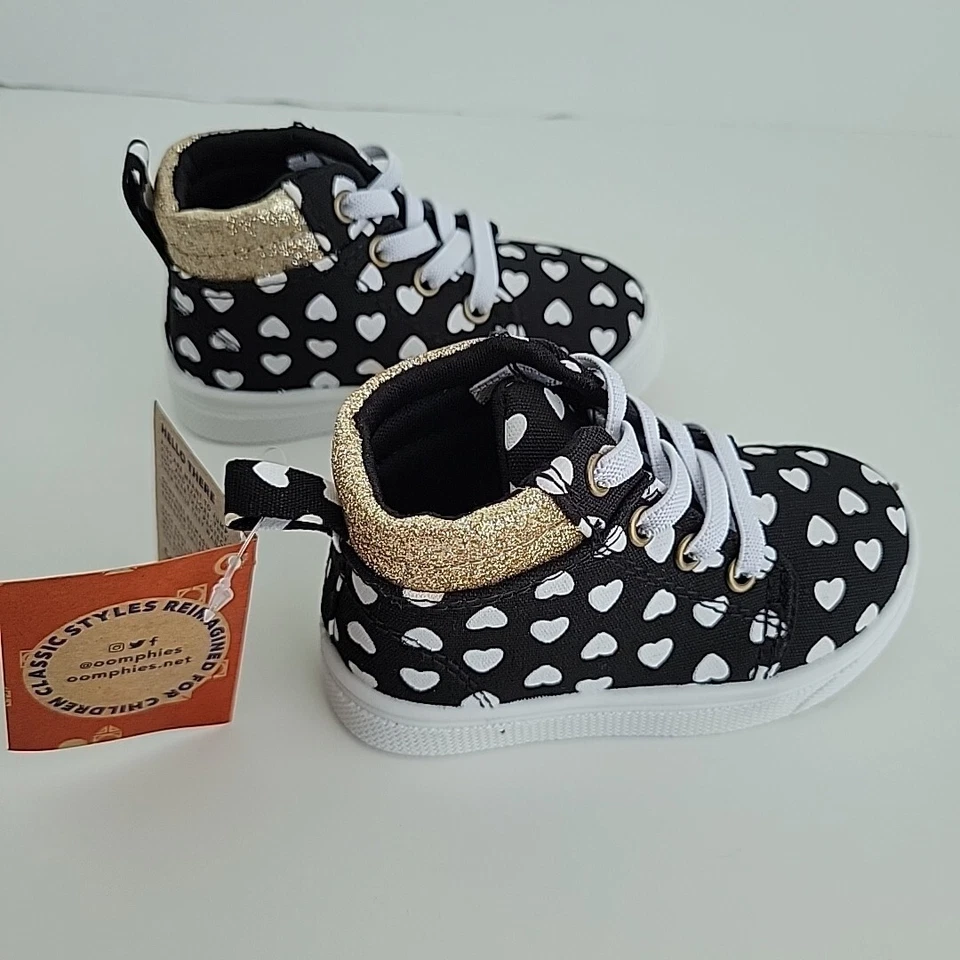 Nuevo Oomphies Sam Niñas Pequeñas Negro Blanco Corazones Dorado Brillante 5C Tenis Zapatos Foto 3 de 4