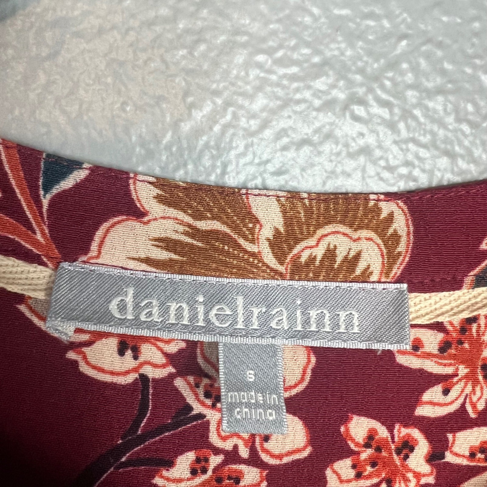 Daniel Rainn Tunic Top Womens Size S Burgundy Floral 3/4 Sleeve Lightweight NEW