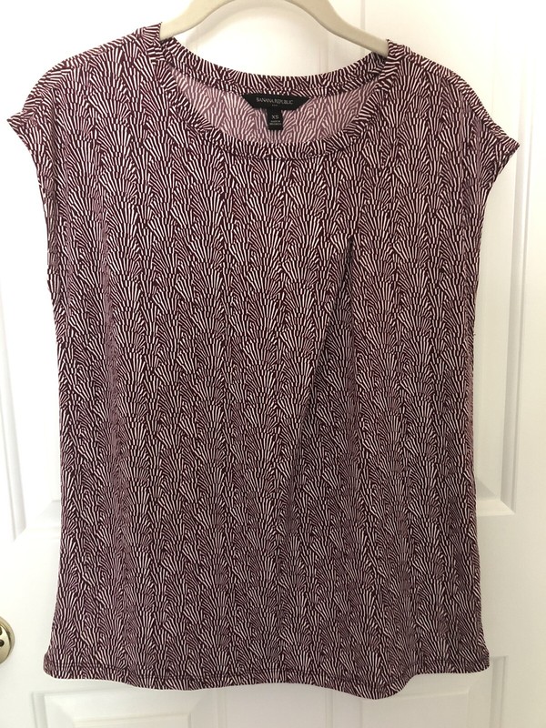 Banana Republic Womens Burgundy White Top XS NWT