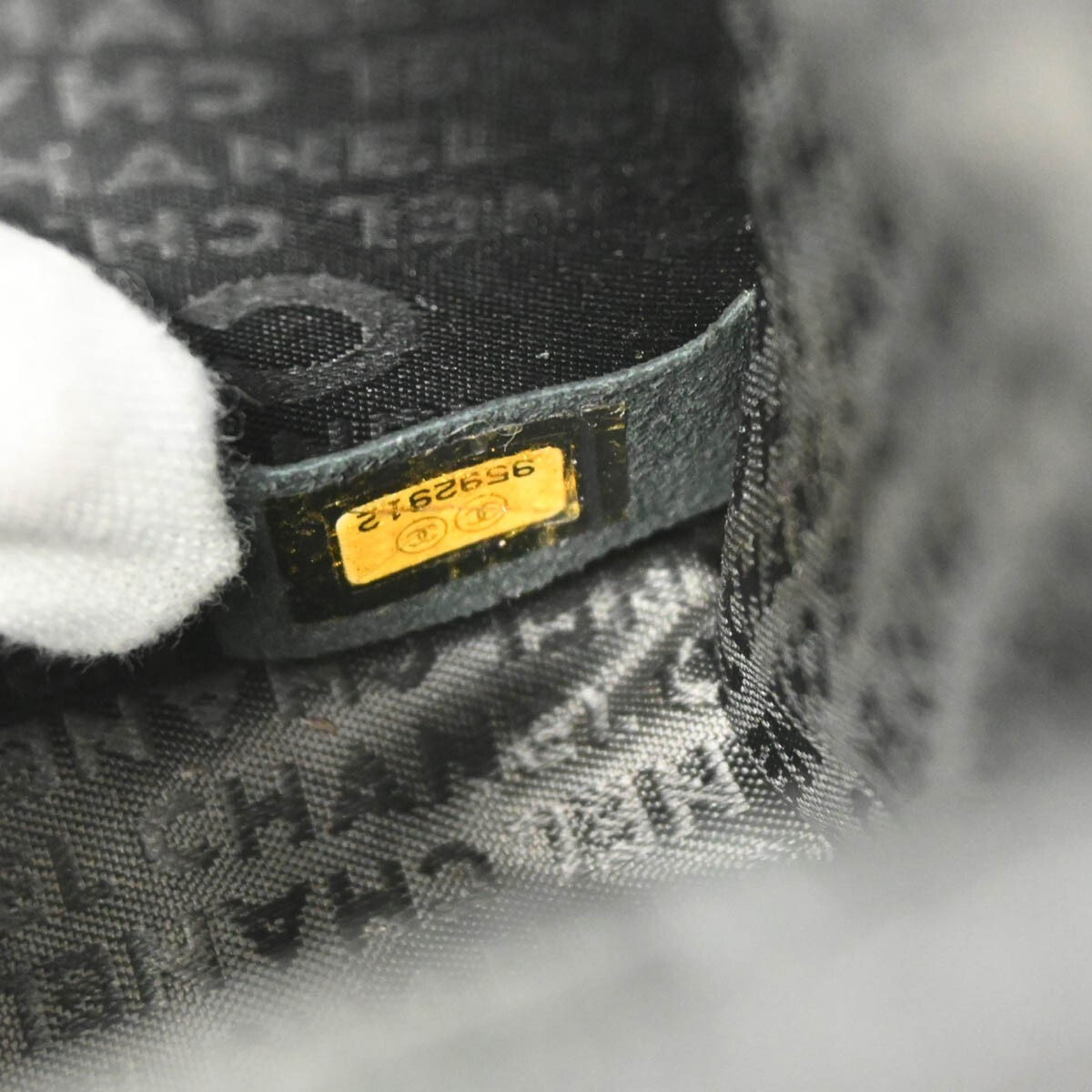 CHANEL バッグ Chanel Black Canvas Emblem Shoulder Bag 185162 | eBay