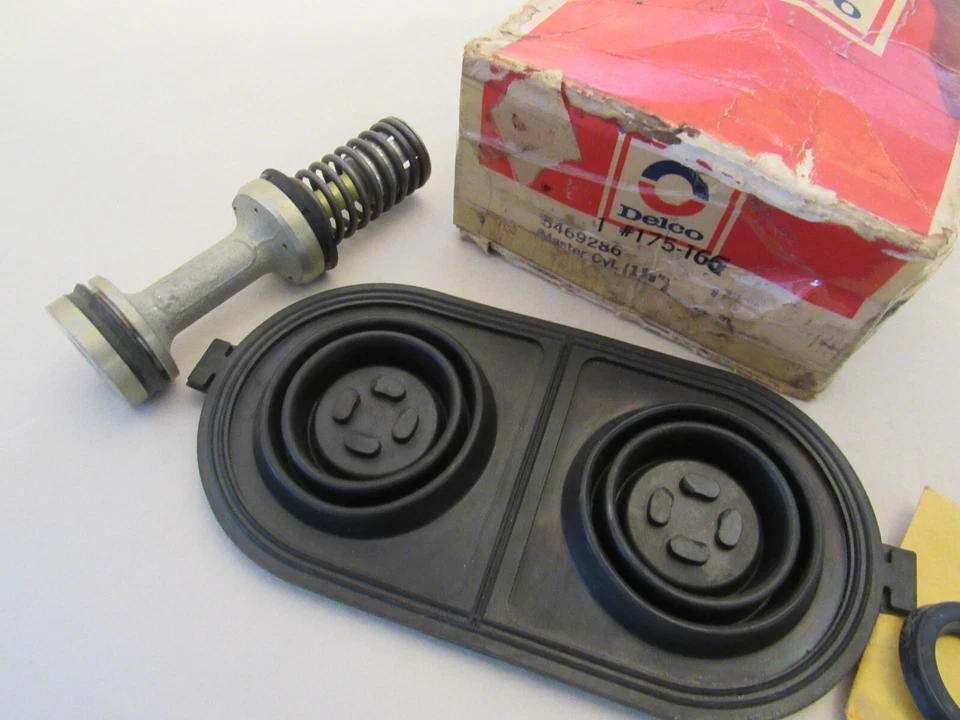 NOS 1969 Pontiac Olds Buick GTO 442 GS Disc Brake Master Cylinder Kit GM 5469286 - Image 2 of 4