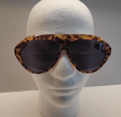 Foster Grant Tortoiseshell Tear Drop Sunglasses Rare Style  display picture 3