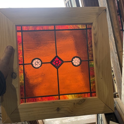 SG4807 vintage stained glass window 16 1/4 in.² - Picture 4 of 7