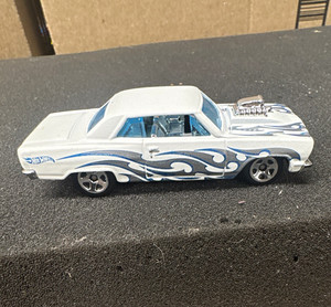 Hot Wheels Flames 1:64 1964 Chevrolet Chevy Chevelle SS Diecast Opening Hood