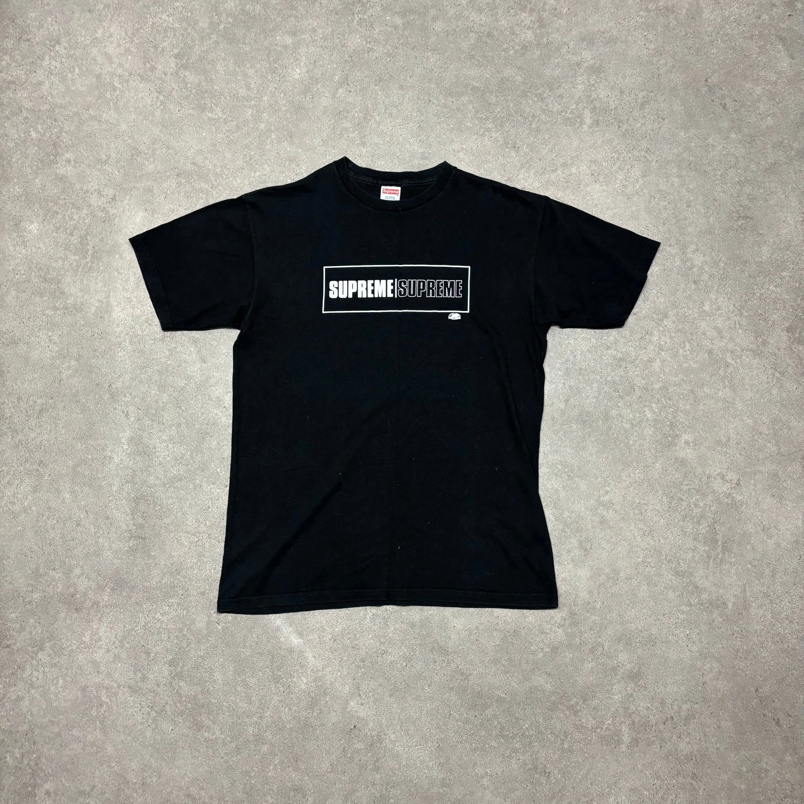 T shirt graphique noir suprême évasé (M)