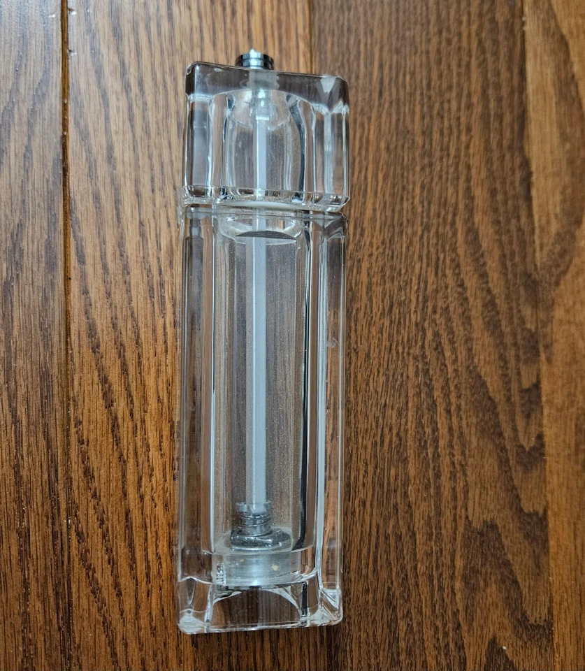 Molinillo de pimienta acrílico Farberware 6,5" de alto Foto 2 de 3