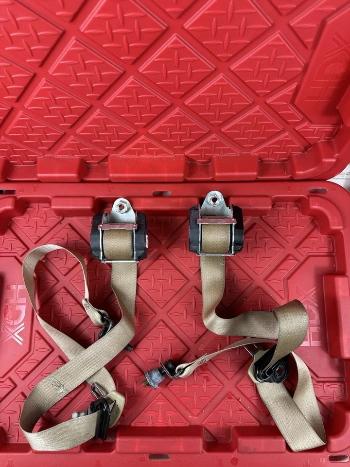 2009 2010 2011 2012 Buick Enclave Second 2nd Row  Seat Belt Oem - Image 2 of 4