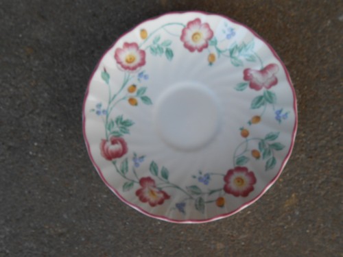 Churchill England BRIAR ROSE Saucer Staffordshire - Picture 2 of 4