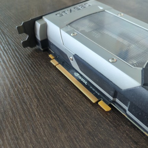 NVIDIA GeForce GTX 980 Founders Edition GDDR5 4GB Graphics Card PG401 - Picture 4 of 6