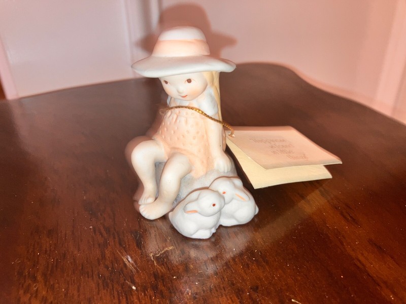HOLLY HOBBIE wee blessing FIGURINE 1976 Series 1 ceramic girl with rabbits w Tag