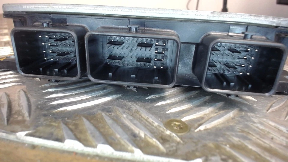 Centralina iniezione diesel Hyundai Terracan 2.9 Crdi HP 2001-2004 - Immagine 4 di 4