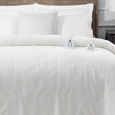 Brookstone Cozy Plush Heated Blanket with Timer Queen Ivory