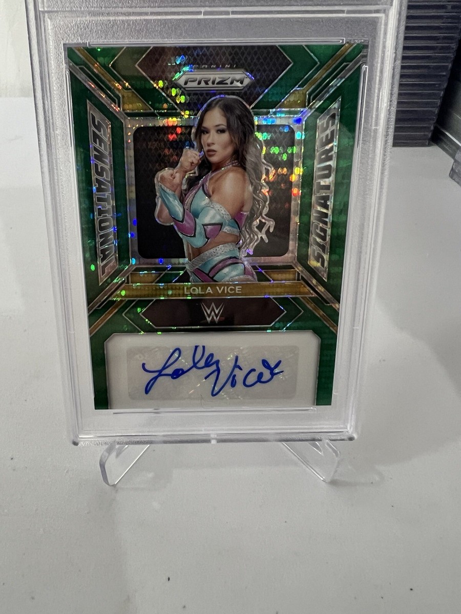 ▼ toLA✯24 2024 prizm wwe lola vice sensational signature green pulsar