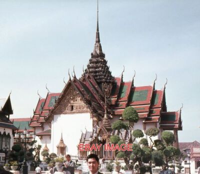 PHOTO  THAILAND IN 1969. SO HARD TO BELIEVE THAT NOT MANY MILES AWAY THE VIETNAM
