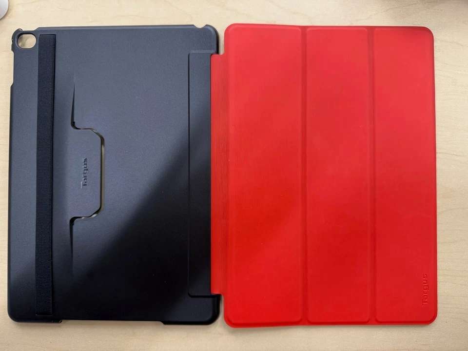 Targus Custom Fit Case for iPad Air iPad Air2 and 9.7 iPad Pro - RED / Black - Image 2 of 4