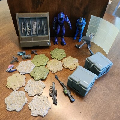 World of HALO Scale Loaded Weapons Locker Gun Storage UNSC CHECKPOINT figure set