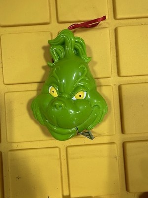 Vintage 2000 Wendy s Kids Meal How the Grinch Stole Christmas Ornament Max B30
