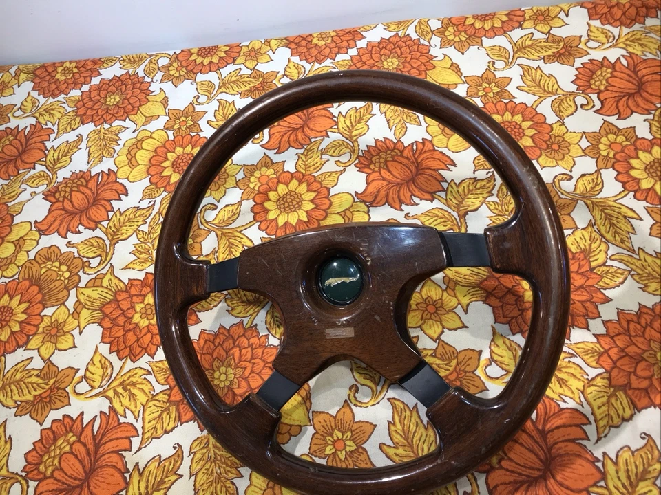 Volante Madera Momo 9-87 Jaguar Buje y emblema Hecho en Italia De Colección OEM Foto 4 de 4