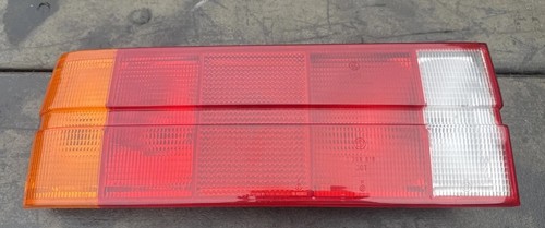 BMW 1 368 803 - Rücklicht Heckleuchte Links- BMW Oldtimer [ E 36???]