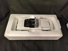 AUTOart 1/18 MILLENNIUM DATSUN FAIRLADY 2000 SR311 WHITE 77433