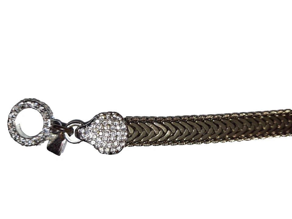 Brazalete Banana Republic Pavé Espiga Dorada Elegante Palanca 7" Acentos Plateados Foto 2 de 4