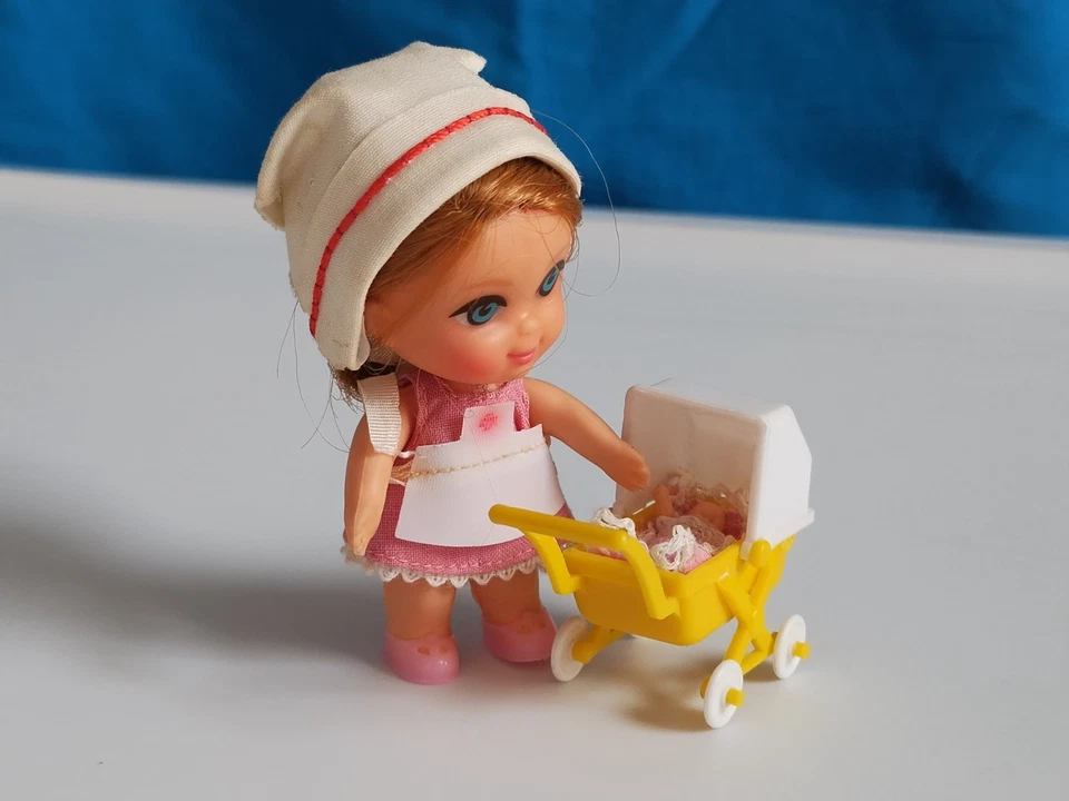 Mattel Liddle Kiddle Florence NIDDLE  NURSE Doll +  APRON CAP & BABY Ecellent !! - Image 3 of 4