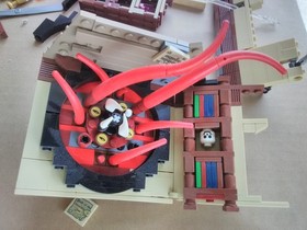 LEGO MARVEL SUPER HEROES DOCTOR STRANGE 76060 NOT COMPLETE