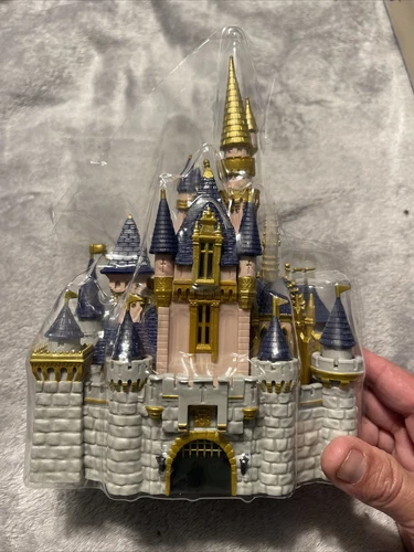 Disney world 50th Anniversary Cinderella Castle only Gold Funko Pop! Town #26