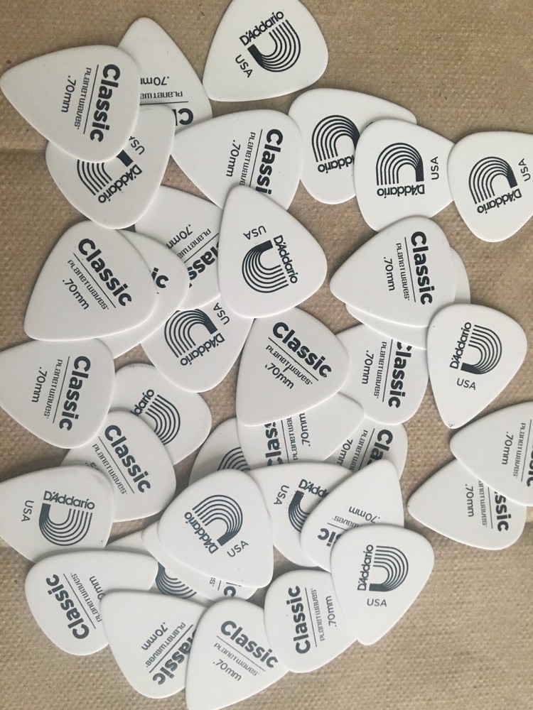 D'Addario Planet Waves Classic .70mm Celluloid Picks Medium 25 pack