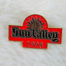 1998 Season Sun Valley Ski Resort Idaho Souvenir Lapel Pin Badge