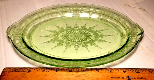 Federal Glass Patrician style  Spoke Green Oval Serving Dish 12" x 8"  Uranium