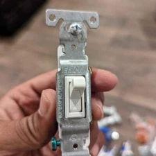 15 Amp 120V AC Only Single-Pole Toggle Light Switch, White [30 Pack]