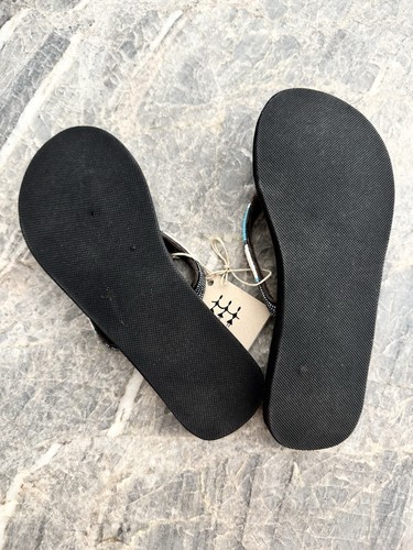 GLOBAL GIRLS $135. BLACK LEATHER THONG BEADED SANDALS SIZE 6 36 Brand New W Tags - Picture 4 of 7