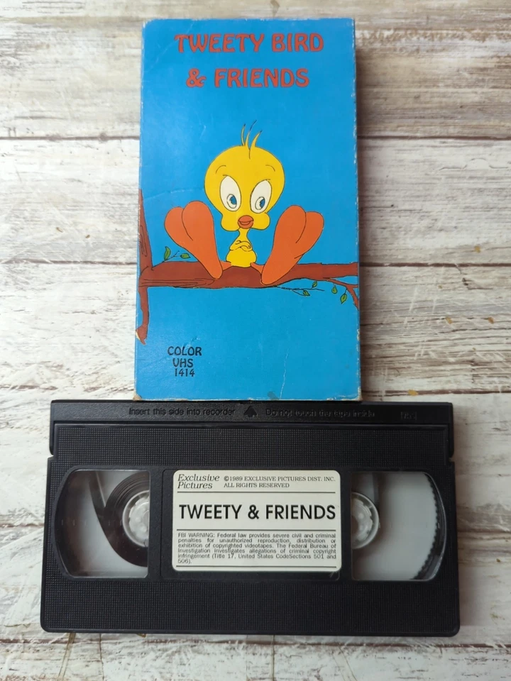 VHS - Tweety and Friends:Tale Two Kitties, An Itch in Time, Ding Dong Daddy~RARE - Image 3 of 3