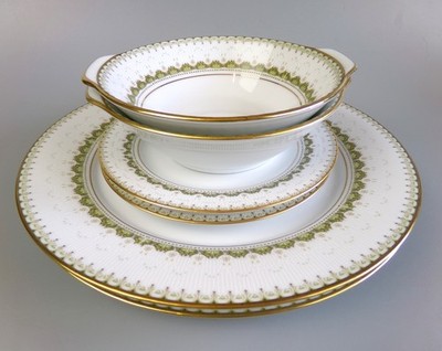 Noritake Tafelservice Set KATRINA. 2 Gedecke. Teller Schüsseln. Grün Weiß.
