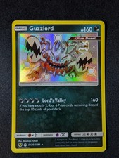 Carta Pokémon Hidden Fates Shiny Vault SV26/SV94 Guzzlord (Holo) - Colecciona Esta Joya Brillante