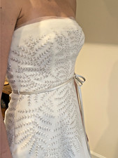 Vera Wang David' Bridal wedding dress style# VW351062 size 6 EXCELLENT condition