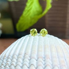 14KT Yellow Gold Faceted Round Peridot Birthstone Earrings Post Style NEW Small