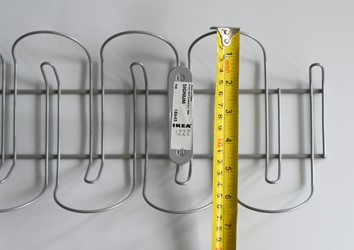 Bandeja de administración de cables Ikea Signum controlador de cable horizontal plateado - Imagen 9 de 9