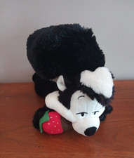 Hallmark Looney Tunes PEPE LE PEW Valentines SWEET ON YOU Talking 13" Plush