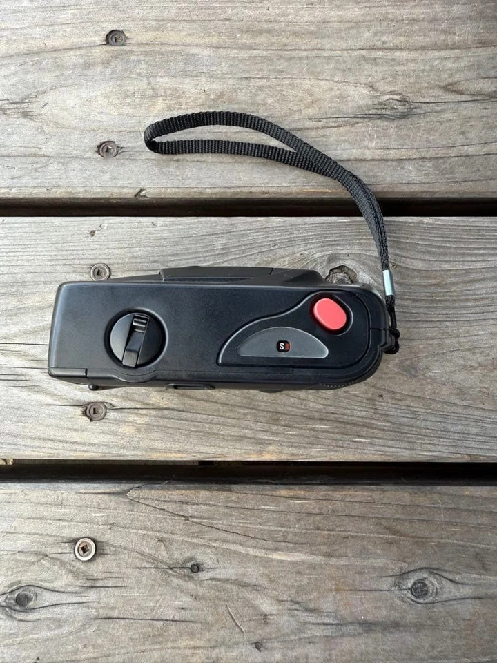 Minolta Memory Maker 35mm Point & Shoot Film Camera w/ Case & Manual Japan - Image 4 of 4